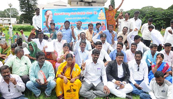 ದಲಿತ ವಿರೋಧಿ ರಾಜ್ಯಪಾಲರನ್ನು ವಾಪಸ್ ಕರೆಸಿಕೊಳ್ಳಿ: ದಸಂಸ ಆಗ್ರಹ